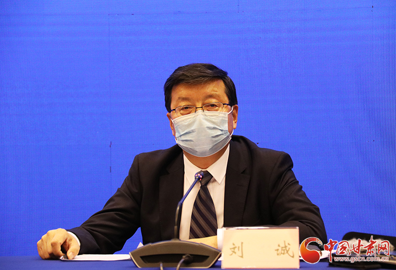 甘肅省人社廳：落實(shí)落細(xì)“四個確?！贝胧?實(shí)現(xiàn)貧困人口基本養(yǎng)老保險全覆蓋（圖）