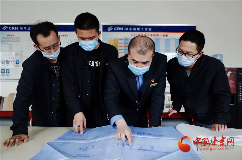 用奮斗的青春護航高鐵——記全國鐵路勞動模范、蘭西動車運用所副所長張學(xué)東