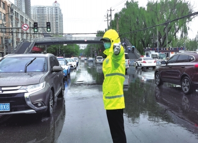 雨情急！多部門聯(lián)動疏通保暢