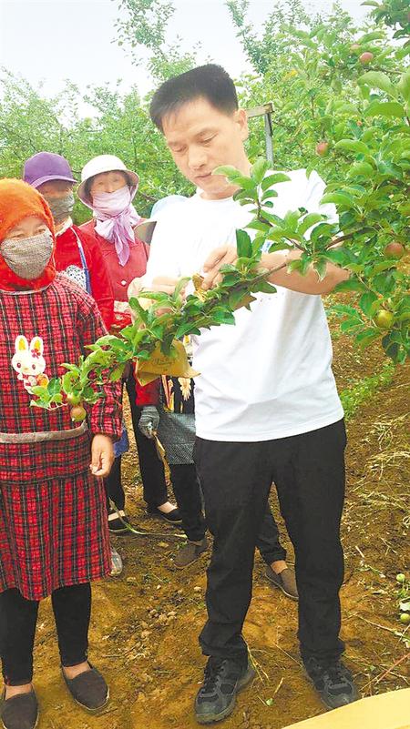 【走向我們的小康生活】白福民，為家鄉(xiāng)人搭起“致富橋”