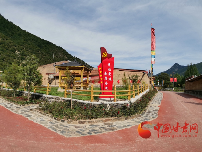 【蘭大新聞學(xué)子重走西北角】甘南迭部：村民吃上“文化飯”，搭上“旅游車(chē)”