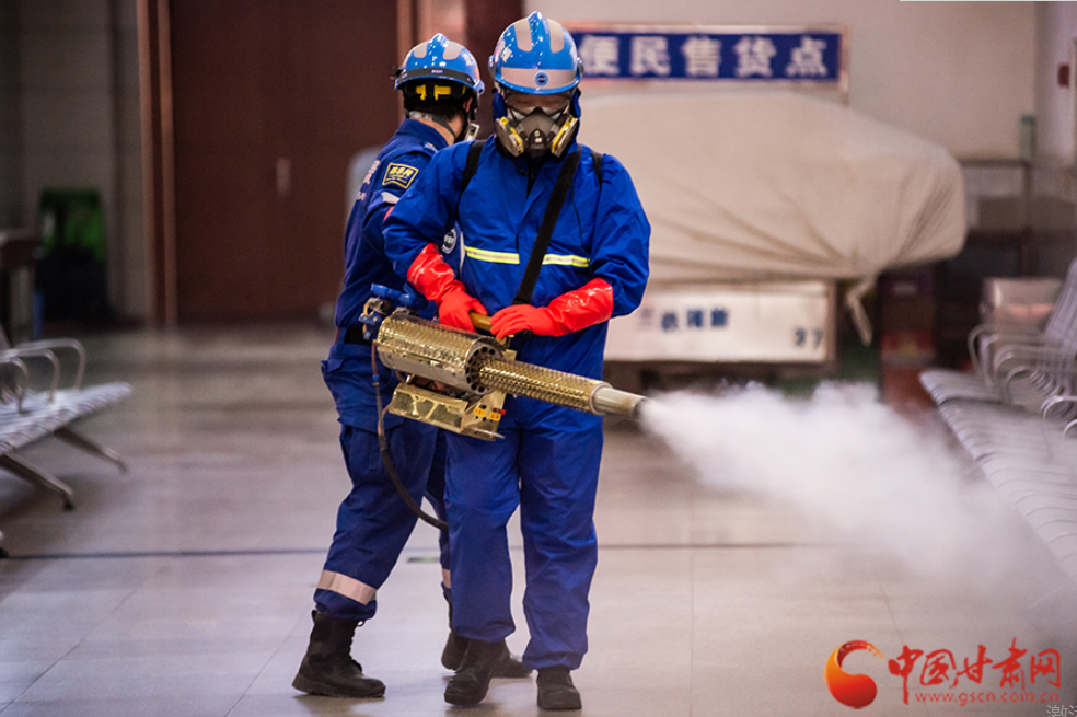 【新春走基層】護(hù)航回家路，蘭州車站這波操作很硬核！