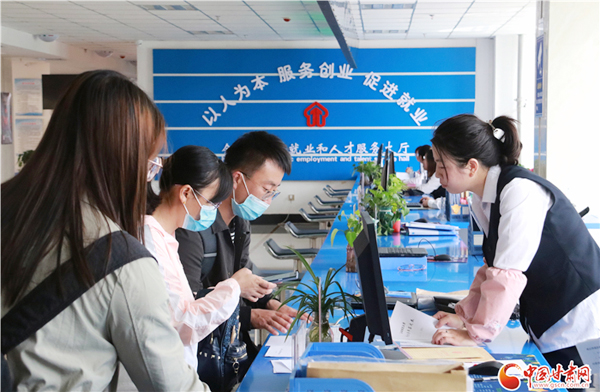 【百年風(fēng)華 奮進(jìn)甘肅·黨員風(fēng)采】趙亮夫:投身人社扶貧 助民增收致富