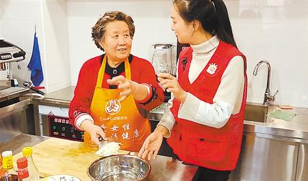 居家養(yǎng)老托起幸?！跋﹃柤t”——甘肅建設(shè)多元養(yǎng)老服務(wù)體系讓老年人安度晚年
