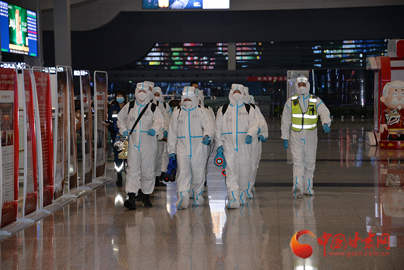 【隴拍客】蘭州西客站全面消殺，場面堪比大片