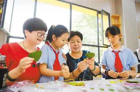 蘭州新區(qū)推進(jìn)“雙減”政策落地非寄宿制中小學(xué)不得在校內(nèi)設(shè)置食品小賣部、超市