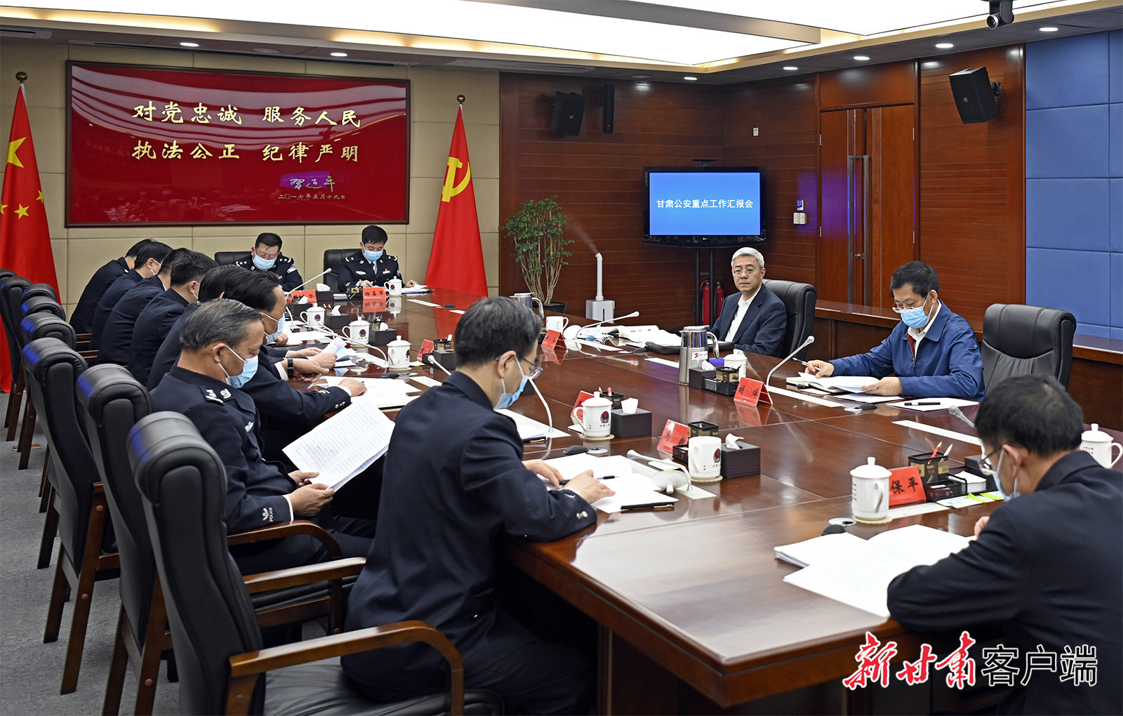 【甘快看】尹弘在甘肅省公安廳調(diào)研時強(qiáng)調(diào)：堅持政治建警鍛造公安鐵軍，全力以赴防風(fēng)險保安全護(hù)穩(wěn)定