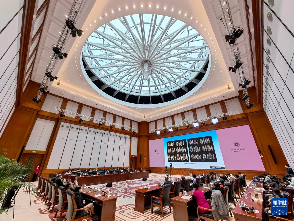 3月18日，“中國社會科學(xué)院考古學(xué)論壇·2021年中國考古新發(fā)現(xiàn)”進(jìn)行入選項(xiàng)目報(bào)告環(huán)節(jié)（手機(jī)照片）。