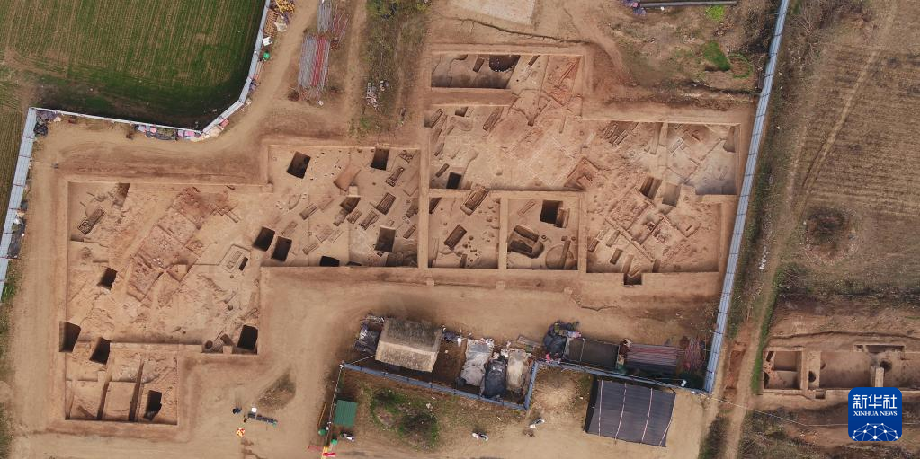 河南南陽市黃山新石器時代遺址山頂臺探方（資料圖）。