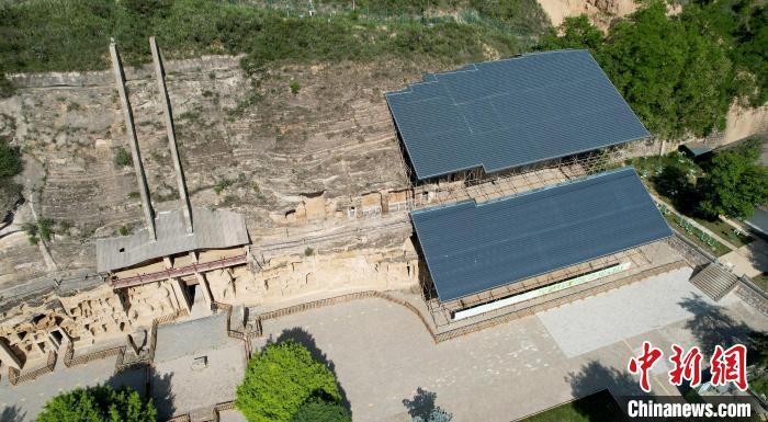 圖為航拍視角下的北石窟寺?！“瑧c龍 攝