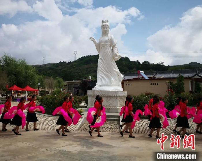 甘肅省西和縣乞巧節(jié)活動。殷春永 攝