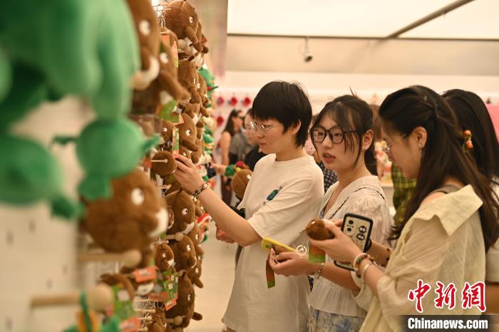 甘肅省博物館藝術(shù)生活館開館:游人感受多樣業(yè)態(tài)共享空間